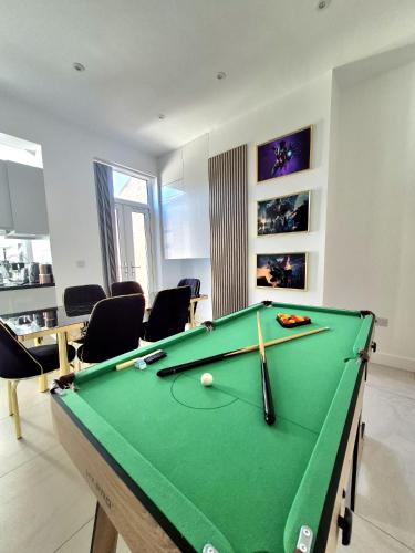 娛樂設施, Spacious & Stylish 3 Bed Home in Nottingham, sleeps 7 in 舍伍德