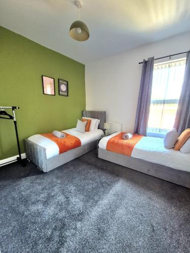 Spacious & Stylish 3 Bed Home in Nottingham, sleeps 7 in 舍伍德