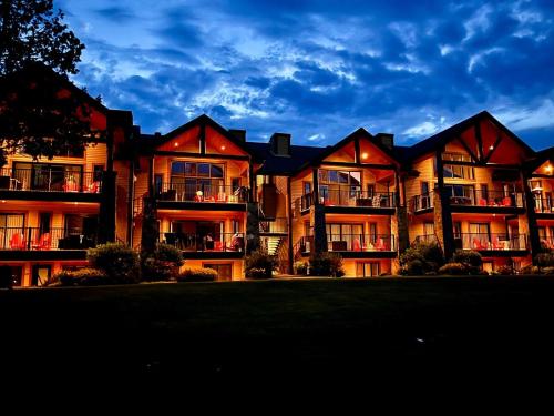 Prestigious condo at the foot of the St-Sauveur slopes in 聖索沃爾
