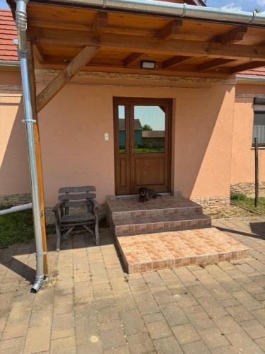 Nyugalom Szigete, Kisház Kerkaszentkirály (Nyugalom Szigete, Kishaz Kerkaszentkiraly) in Kerkaszentkirály