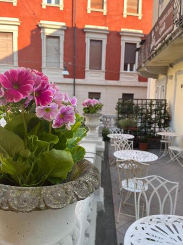 Double Room with French Bed and Balcony