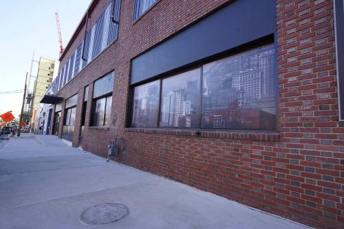 New Loft 5 min to PPG or Convention center Sleeps 4 near Pittsburgh Egyetem