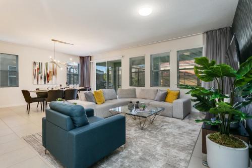 Last Minute Disney Getaway! Private Pool, Hot Tub & Games Room. Book Now! #22172 in Davenport, USA