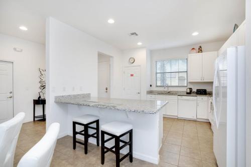 Last Minute Disney Getaway! Private Pool, Hot Tub & Games Room. Book Now! #29116 in Orlando, USA