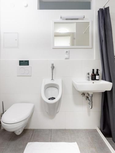 Global Living - Design Apartment I Central I Beamer I Kitchen I Terrace I Berlin, Berlin (photo 8)