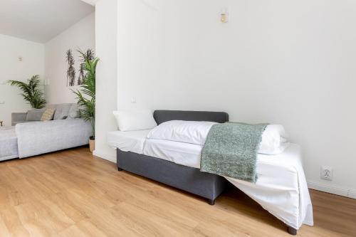 Global Living - Design Apartment I Central I Beamer I Kitchen I Terrace I Berlin, Berlin (photo 9)