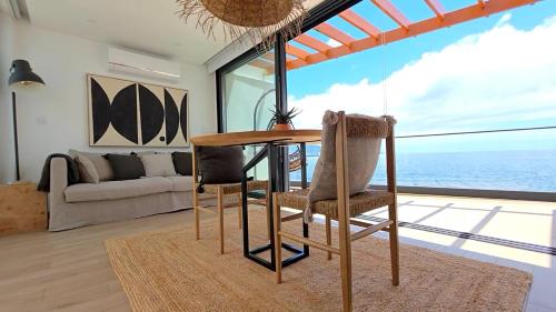 Oasis House 4