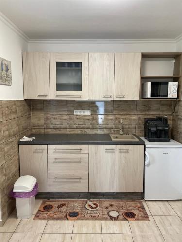 Elvira Vendégház (Elvira Vendeghaz) in Lipót