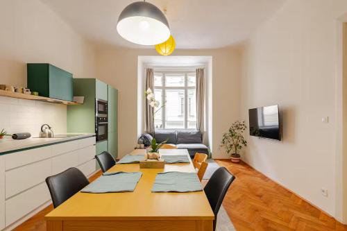 Live like a local family in Letna, Praha (fotografie 7)