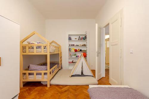 Live like a local family in Letna, Praha (fotografie 9)