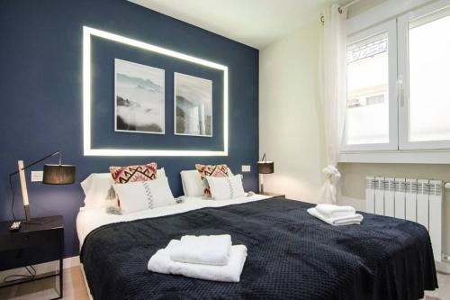 Design apartment in Madrids Downtown - 3BD 2BT - Tap to explore photos