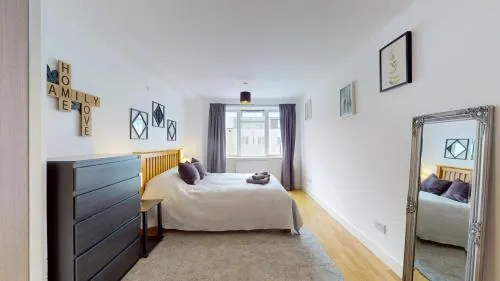 Bright and cosy 1 bed flat next to Tower Bridge photo 2