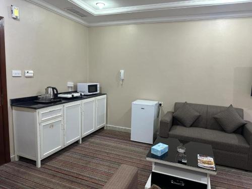 Kuwait City Pyramiza Fahaheel بيراميزا الفحيحيل 4-Star Guesthouse pool