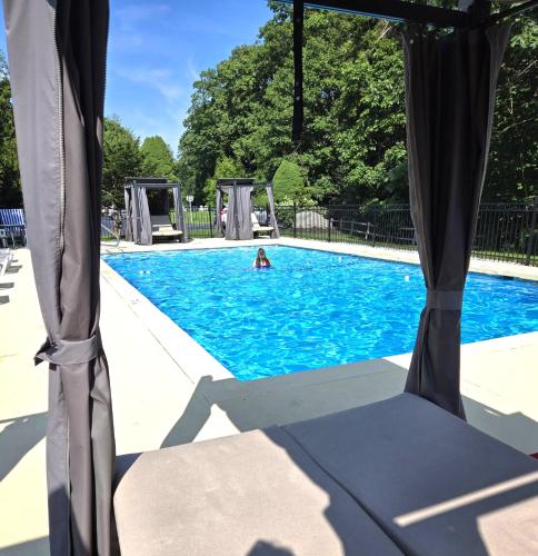 Úszómedence, The Lodge at Turbat's Creek in Kennebunkport (Maine)