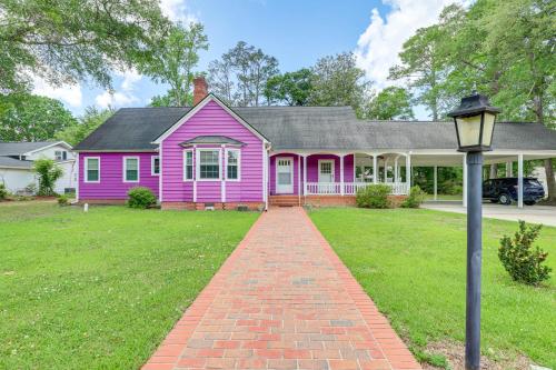 Home 1 Mi to Dtwn Conway Great for Beach Days! in 班寕 (SC)