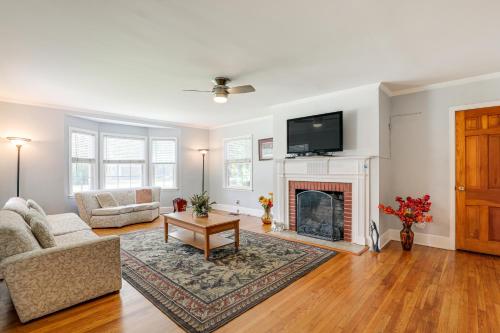 Home 1 Mi to Dtwn Conway Great for Beach Days! in 班寕 (SC)