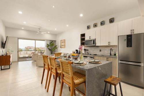 . Stylish Summer 2BR Retreat w Pool & Beach Access