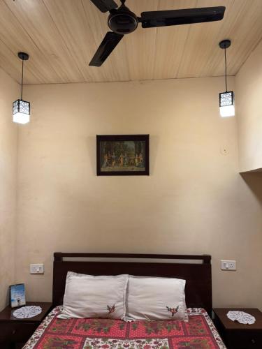 Landour Apartment Beauty and Charm Kothri- Vintage Vibes - image 2