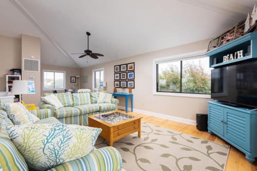 Semi-Oceanfront with Heated Pool Cabana Ocean Views - image 2