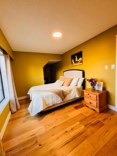 Oceanside Manor - Ocean View in Qualicum Beach (BC)
