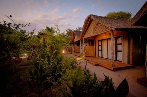 African Excursions Guest lodge in Khwai