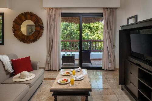 Suite, deluxe, junior