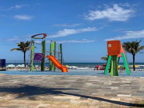 Casa Lindissima e Espacosa com 2 Piscinas - Adulto e Infantil, Perto da Praia, Opcao da Piscina Adul in บัลเนย์ริโอฟลอริดา
