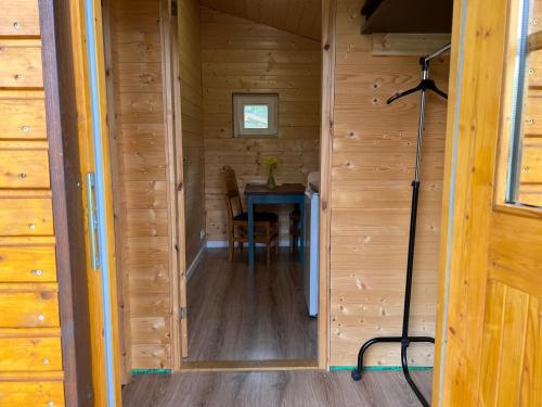 Viesnīcas āriene, Marika Puhkeküla - Metsanurga Öömaja "shared bathroom" (Marika Puhkekula - Metsanurga Oomaja "shared bathroom") in Nova Vald