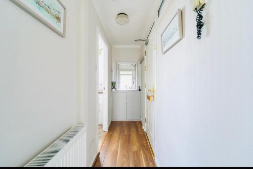 Sleek 2 Bedroom Apartment in 高速公路區