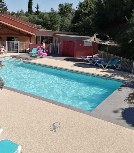 Sleeps 4