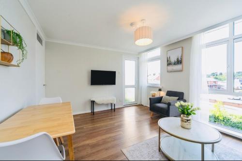Sleek 2 Bedroom Apartment in 高速公路區