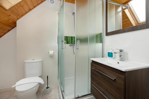 Double Room with Balcony image 10
