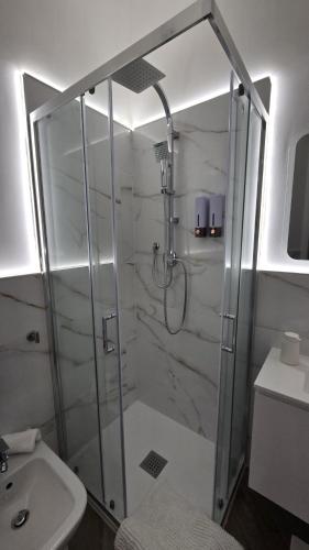 RBR Relax Boutique Rome - adiacente metropolitana per il centro di roma, Rome (photo 5)