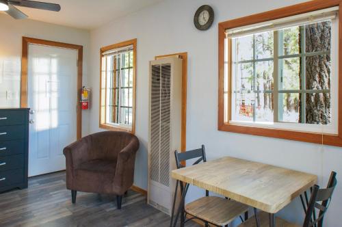 Baby Bear - A delightful studio style property in the perfect central location! in Big Bear Lake, USA