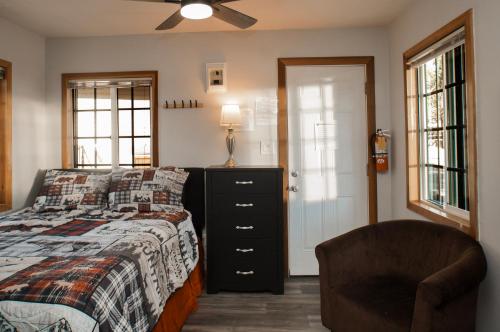 Baby Bear - A delightful studio style property in the perfect central location! in Big Bear Lake, USA