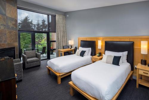 Double or Twin Room with Sea View