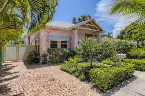 Ninis Cottage 4bd 3ba Vacation Rental in West Palm Beach, USA