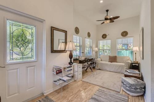 Ninis Cottage 4bd 3ba Vacation Rental in West Palm Beach, USA