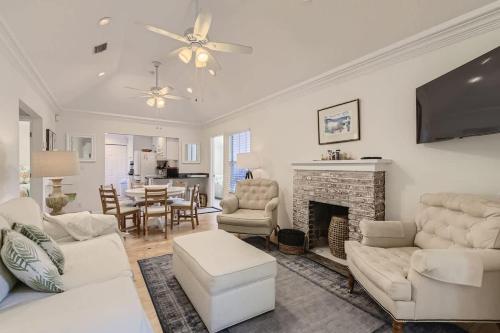 Ninis Cottage 4bd 3ba Vacation Rental in West Palm Beach, USA