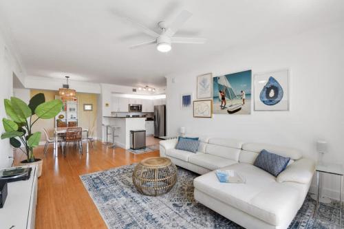 The Palm Penthouse - New! in West Palm Beach, USA