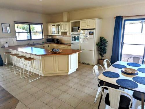 Bayside Breeze in Moonta Bay