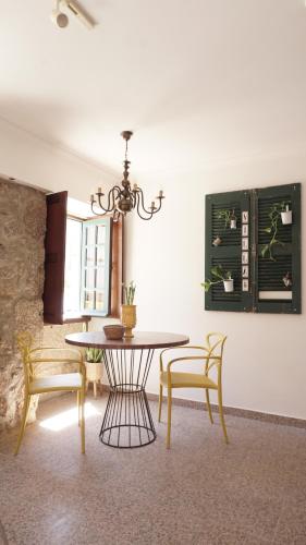 ห้องส่วนกลางสำหรับนั่งเล่น/ดูทีวี, Villa 5 in วิลลา โด คอนเด