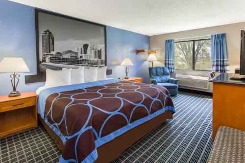 Super 8 by Wyndham Iowa City/Coralville - image 7