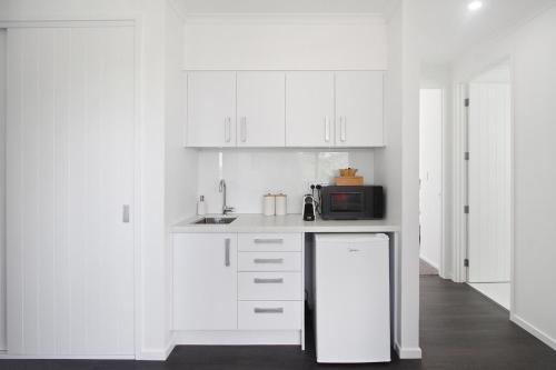 Luxury B&B Steps Away From Most Wedding Venues of Kumeu! in Kumeu