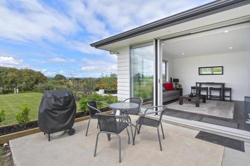 Luxury B&B Steps Away From Most Wedding Venues of Kumeu! in Kumeu