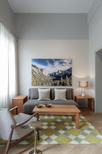 Superior Suite image 3