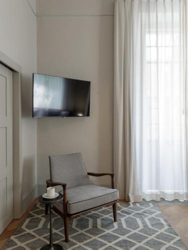 Deluxe Suite image 3