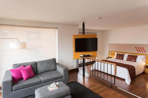 68967537 Hotel bh La Quinta