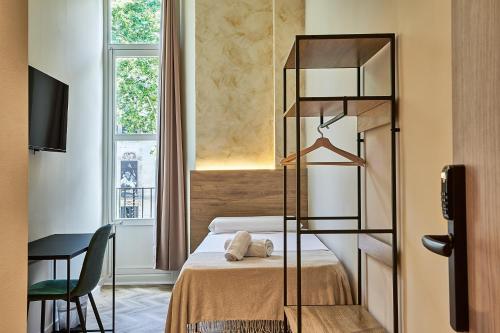 Hostal Parisien - image 10
