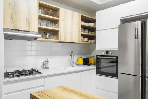 Modern Exquisite Haven in South TLV by Sea N' Rent - image 10